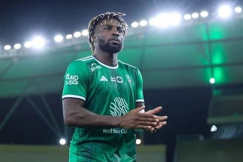 بطلب من مورينيو.. تقارير: ماكسيميان يغادر الأهلى إلى فنريخشة